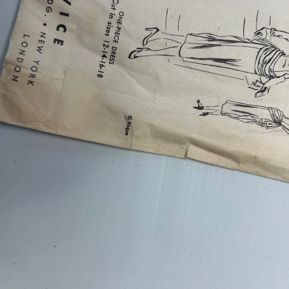 Vogue Couturier Antique 1947‎ Pattern #370 Women's One Piece Dress Size 12 RARE